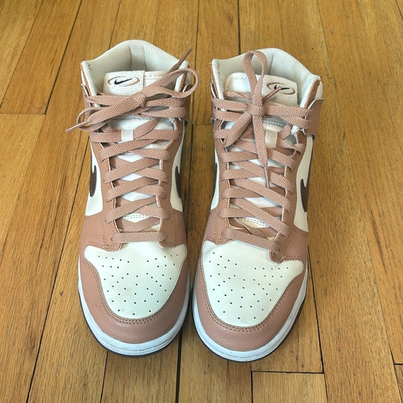 Nike Dunk High - Picture 3 of 5